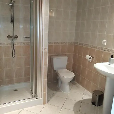 לינה וארוחת בוקר Numero 34 3*